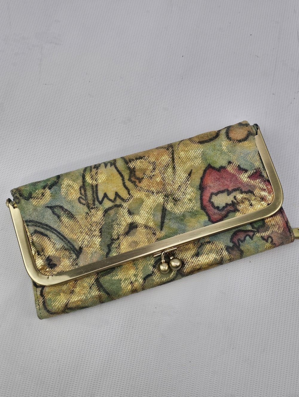 HOBO Rachel Clutch-Wallet Floral Green Gold Watercolor-like Pattern Gold Frame